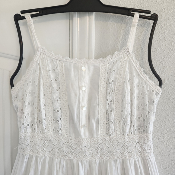 Magic White Eyelet & Lace Trim Maxi Dress Size Medium - Picture 3 of 12
